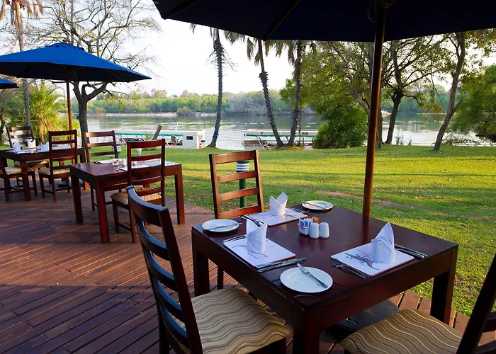 Azambezi River Lodge