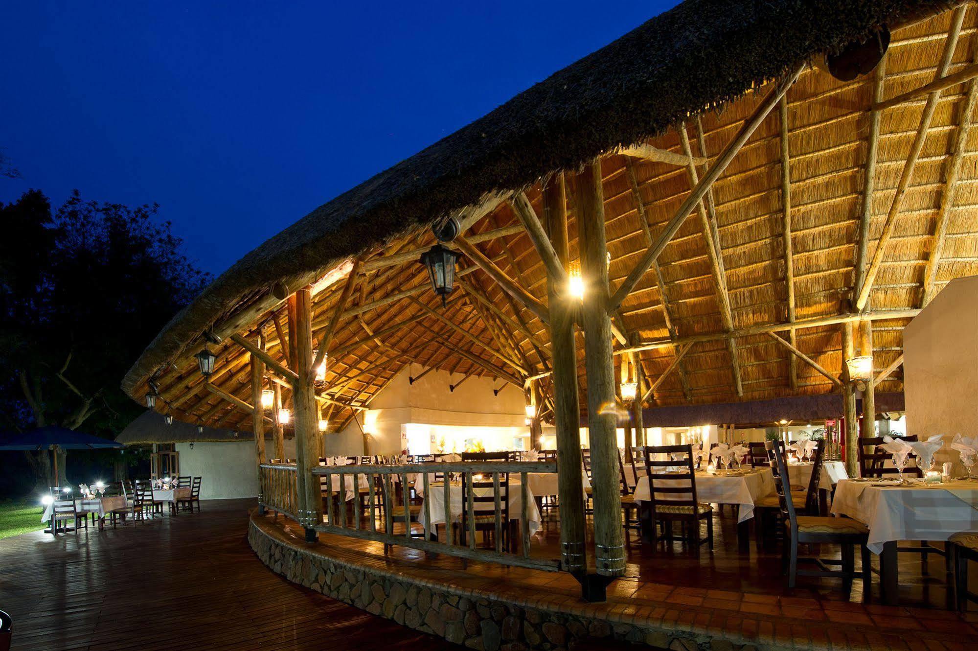 Hotel Azambezi River